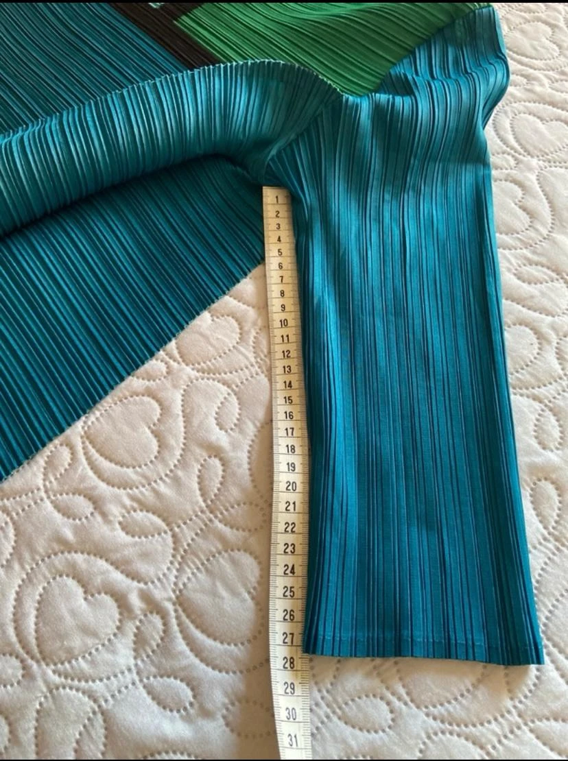 Original vestido de acordeón, cuello chimenea, estilo de Miyake. Talla Unica – photo 19